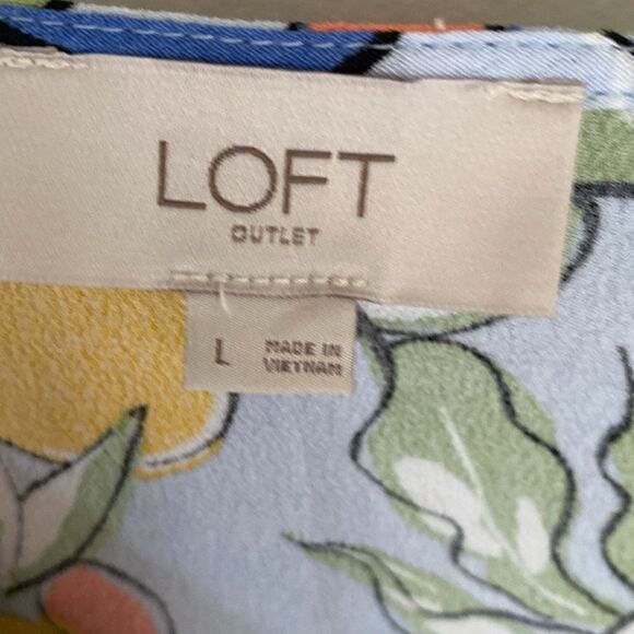 LOFT Outlet Floral Print Dress with V-Neck. Size Large - Picture 2 of 5